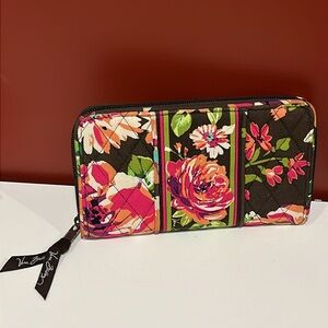 VERA BRADLEY WALLET